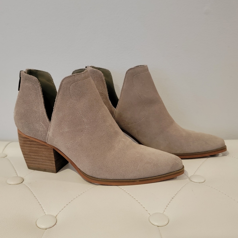 Vince Camuto Doralli Ankle Bootie Boots Womens Size 8.5M